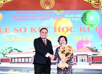 Cô Trương Mỹ Hoa đến thăm Tập đoàn Nam Việt và phát biểu tại Lễ sơ kết Năm học 2020 - 2021