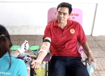 Nam Việt hưởng ứng Ngày hội công nhân viên chức lao động huyện Hóc Môn tham gia hiến máu tình nguyện