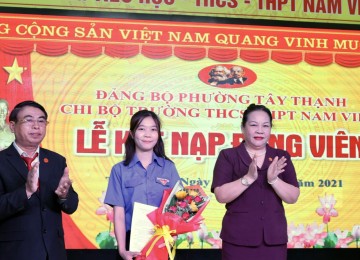 Lễ Kết nạp Đảng viên Chi bộ Trường THCS, THPT Nam Việt