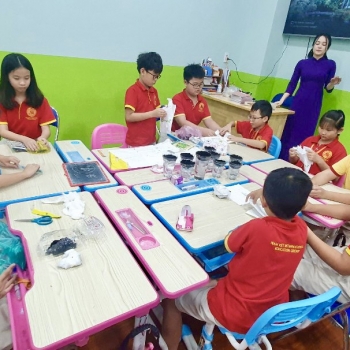 Dự án STEAM “Trồng cây tự tưới” của học sinh Trường Tiểu học Nam Việt