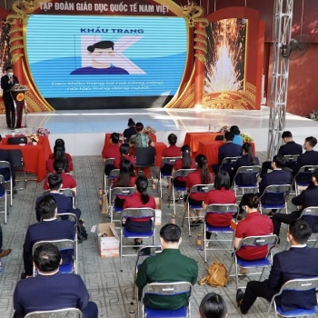 Đội ngũ giáo viên Trường Nam Việt sẵn sàng đón học sinh quay lại trường học